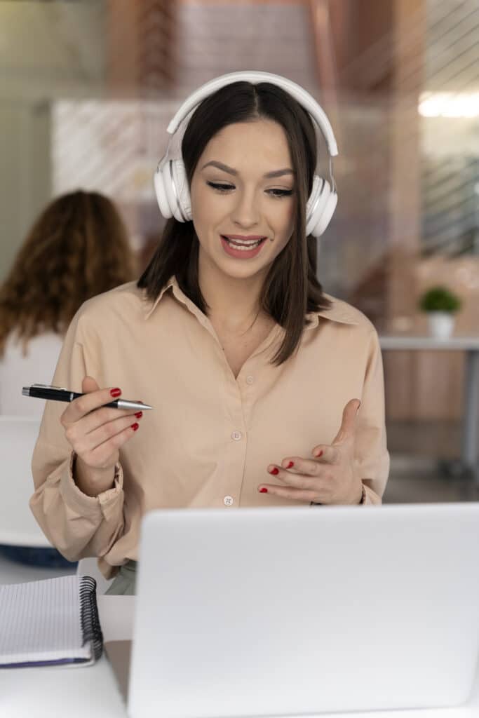 a sales assistant interacting with the client