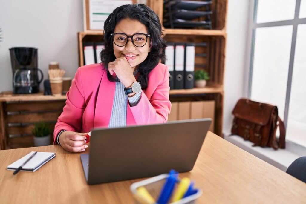 Virtual HR vs. In-House HR Management