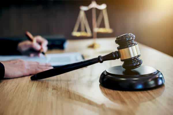 what is a legal assistant question - a law hammer
