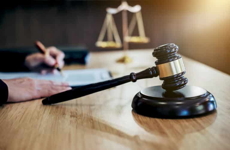 what is a legal assistant question - a law hammer