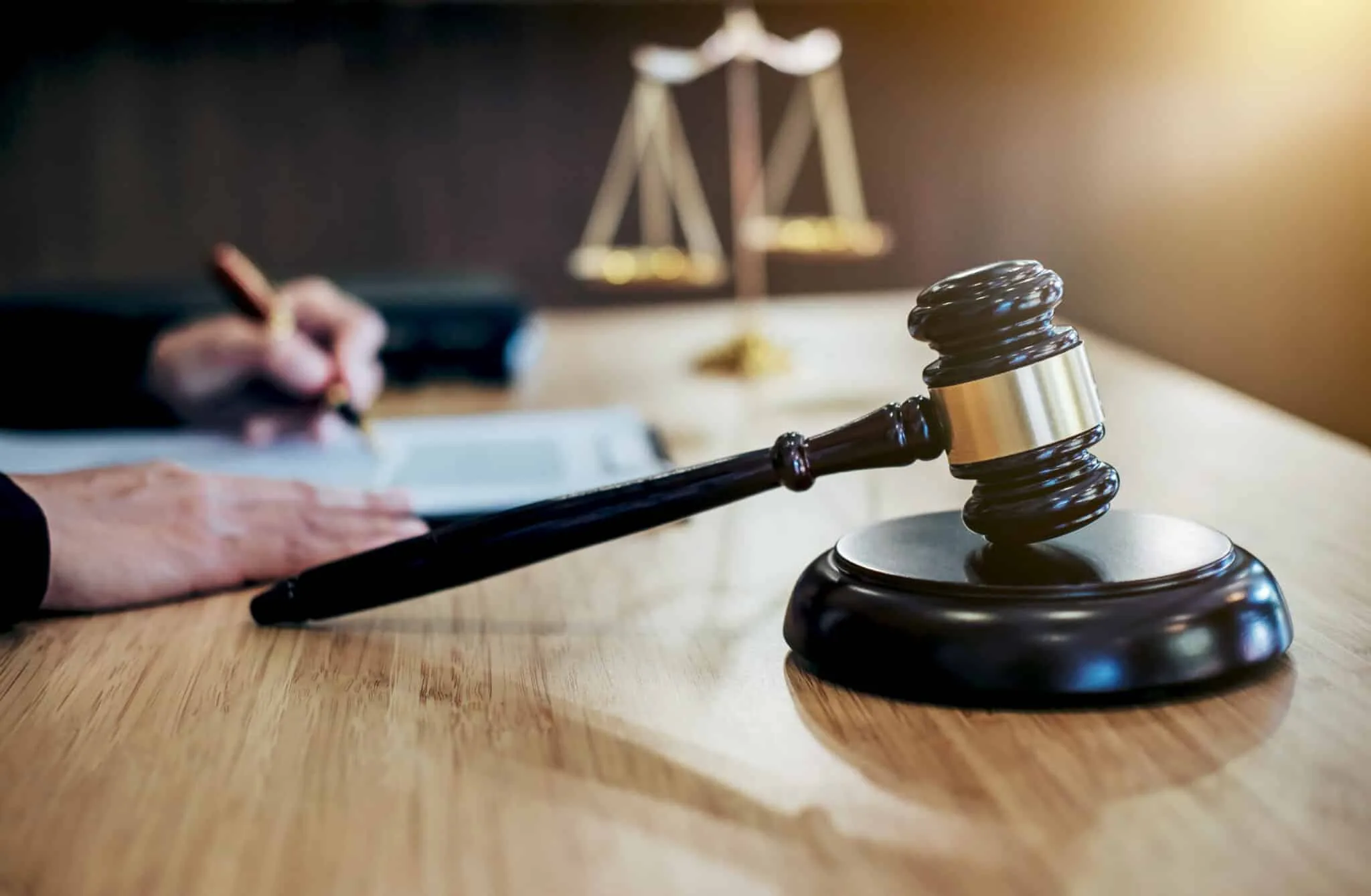 what is a legal assistant question - a law hammer