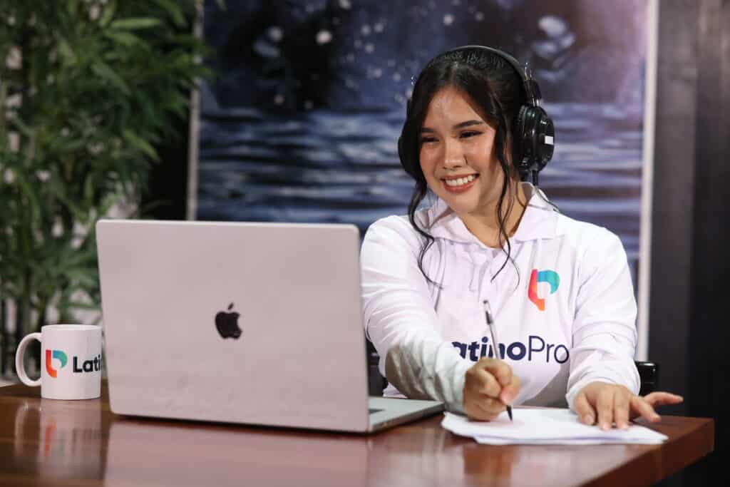Bilingual virtual receptionist