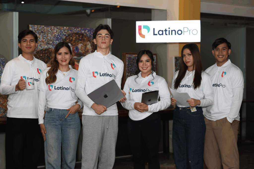 a latino pro virtual assistants in consulting and coaching