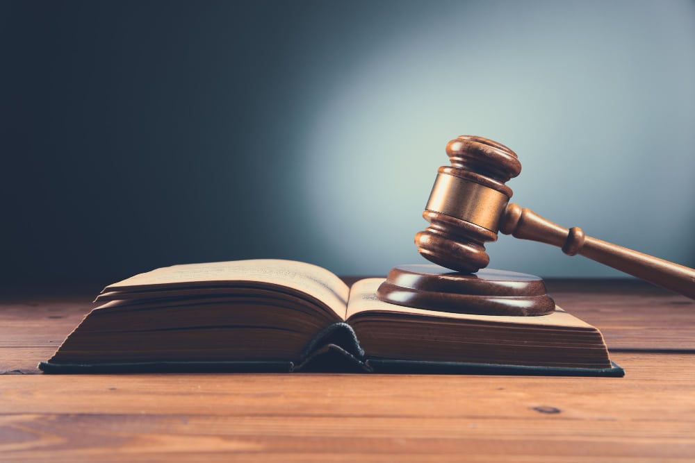 difference between lawyer and attorney